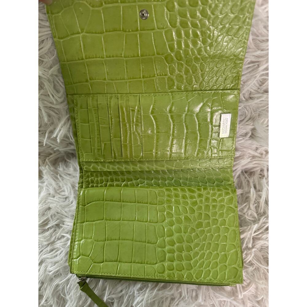 Michael Kors “Natasha” croc embossed leather wallet. - Picture 4 of 11